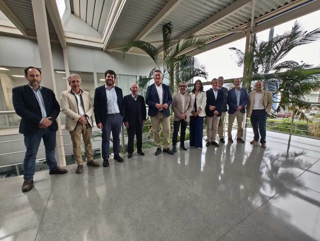 foto visita martinez muz con comite de direccion